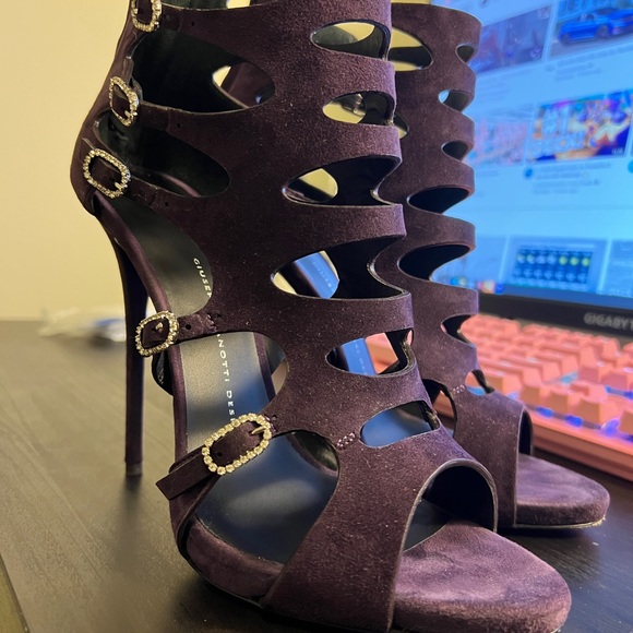 Giuseppe Zanotti GIUSEPPE ZANOTTI "Coline" Laser cut crystal buckle sandals - Picture 4 of 9